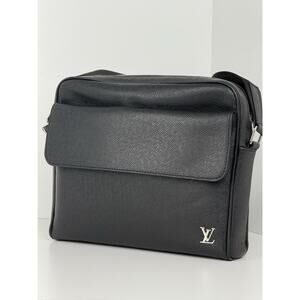 Louis Vuitton Black Leather Taiga Alex Messenger
